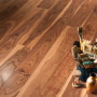 Hardwood Flooring COSWICK Classic Collection Amerikietiškas riešutas Natural