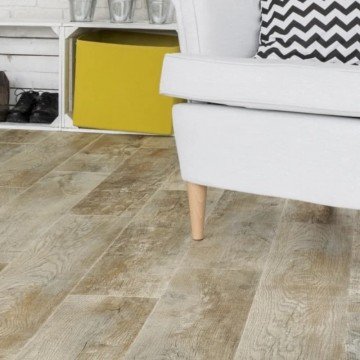 Vinilinės grindys ar laminatas: kuo skiriasi ir ką rinktis?